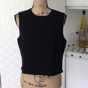 Woman’s Ann Klein Sleeveless Black Top Size 14. Zipper down back lined. #29